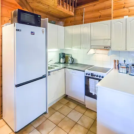 Apartment Lomahuoneisto Revontuli 1 *