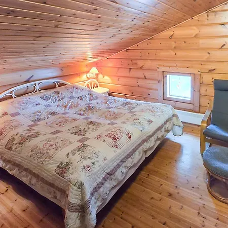 Apartment Lomahuoneisto Revontuli 1 *