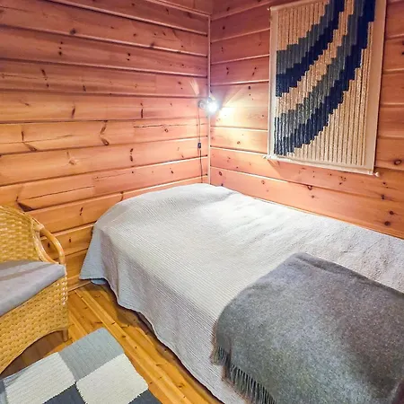 Apartment Lomahuoneisto Revontuli 1 *