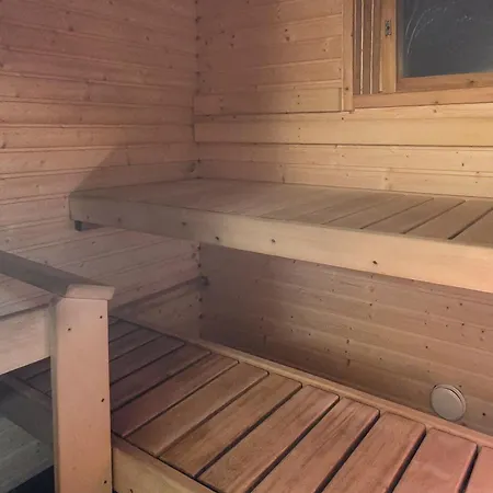 Lomahuoneisto Revontuli 1